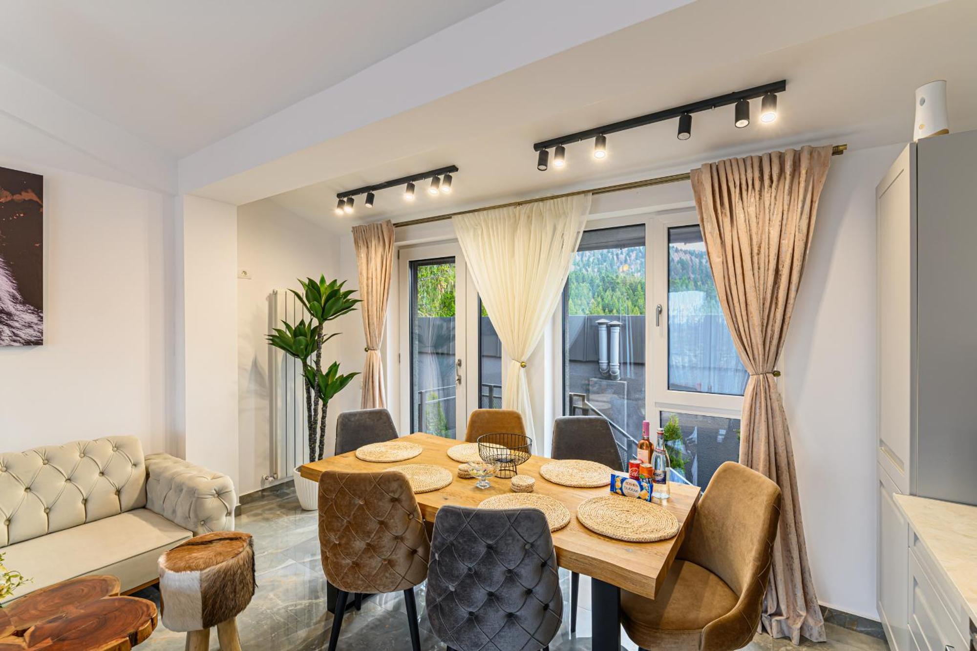 Ayasi Luxury