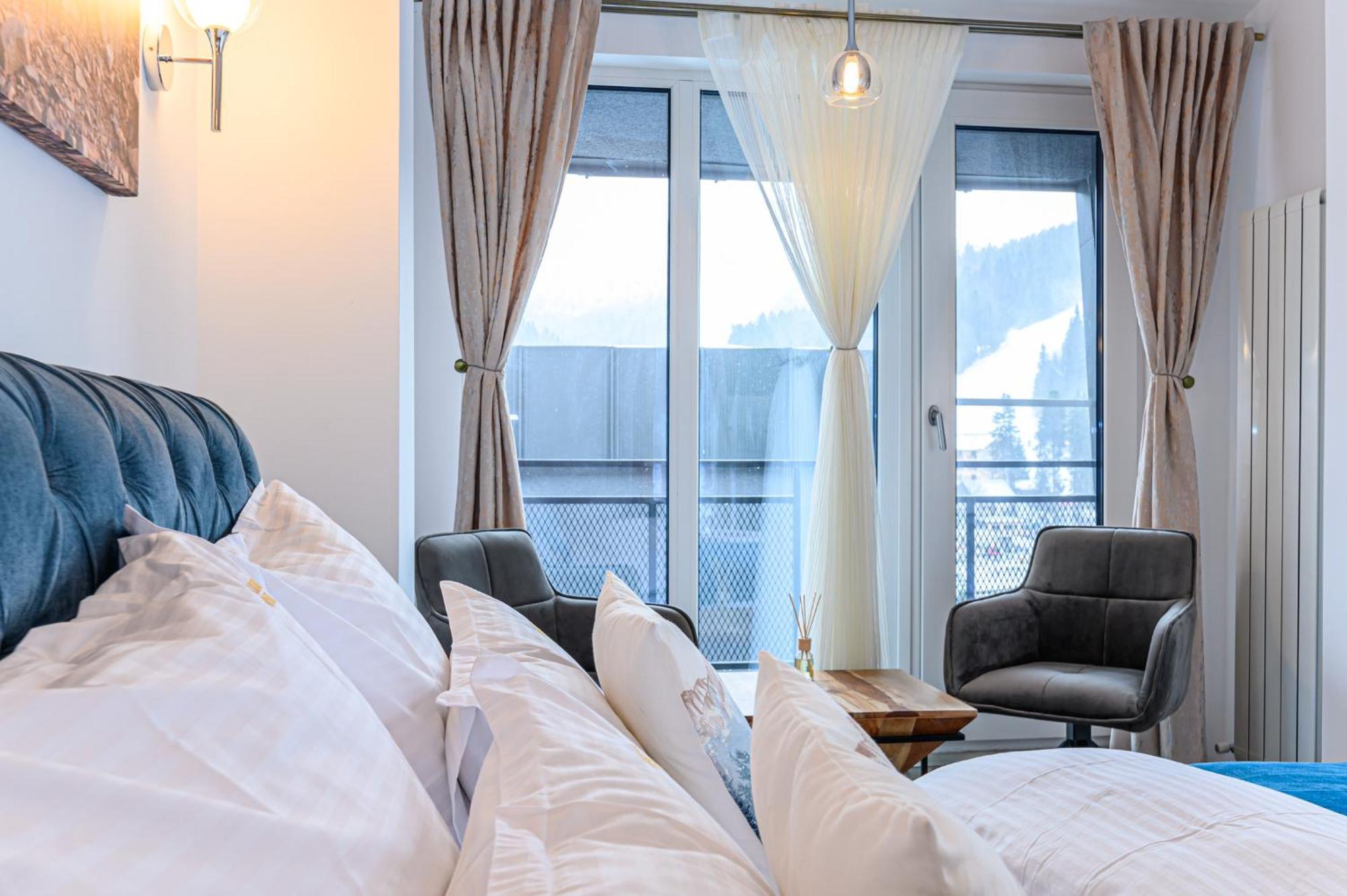 Ayasi Luxury